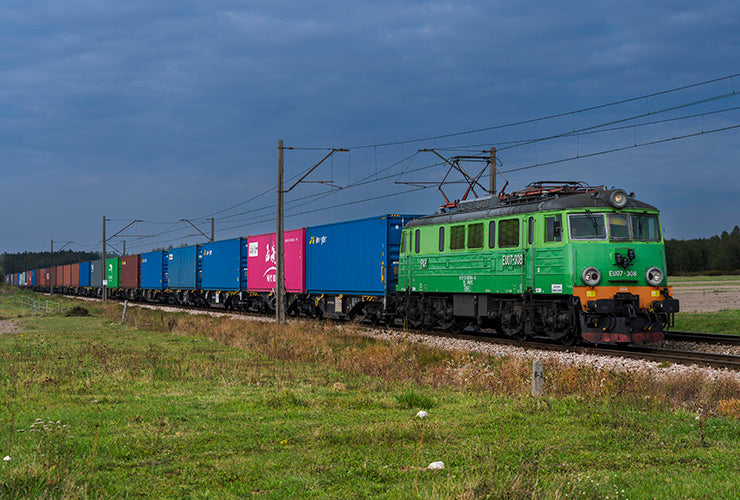 Fiamma F45L Polar White Winch Awning - 550 RylBlue